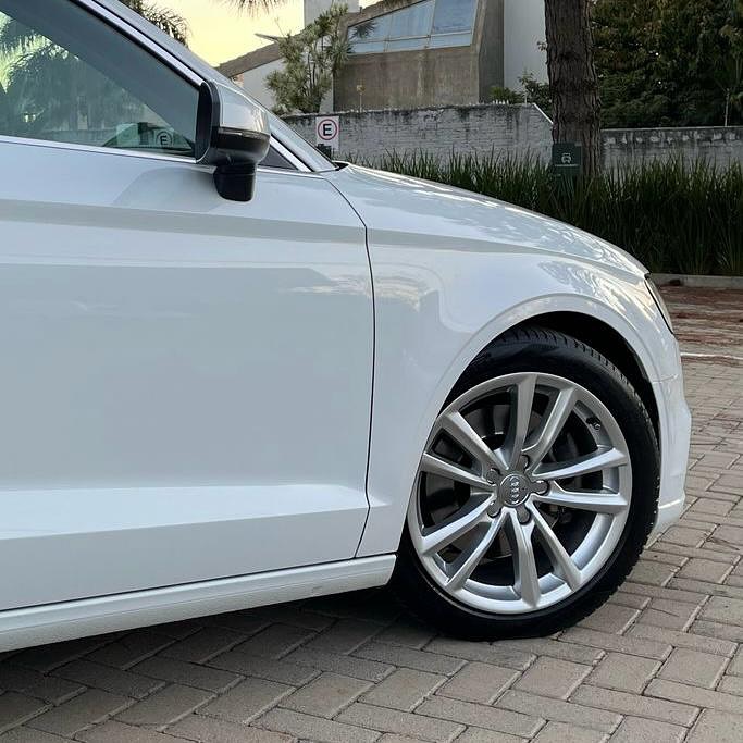 Imagem do Carro 8