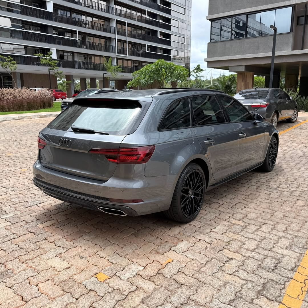 Audi A4 Avant S-Line 2.0 TFSI 19/19 77.000km à venda em Brasília, District Federal, Brazil - Foto 4