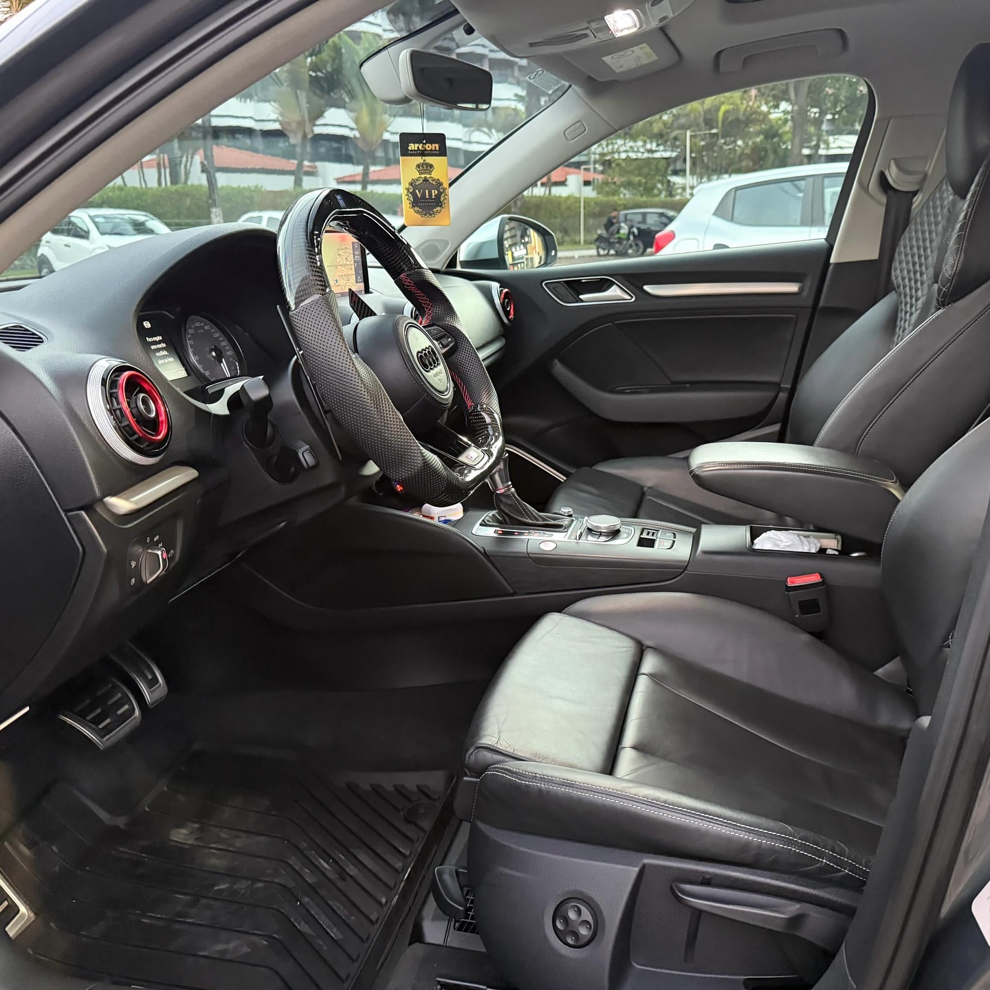 Imagem do Carro 8