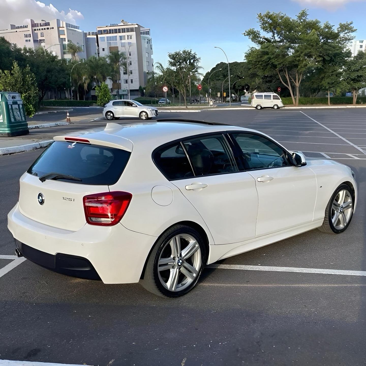 Imagem do Carro 5