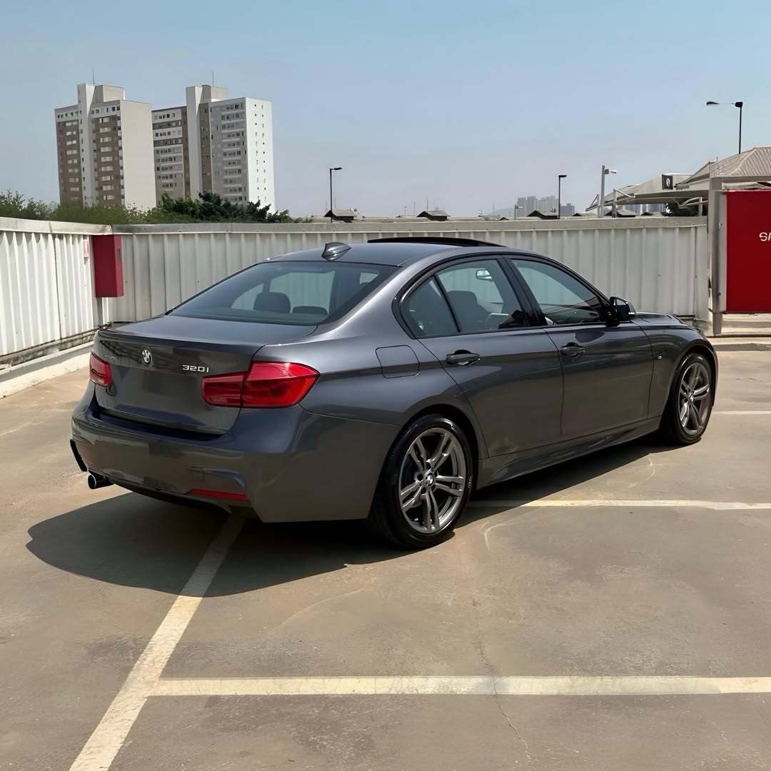 BMW 320i M Sport 17/17 à venda em São Paulo, Brazil - Foto 4