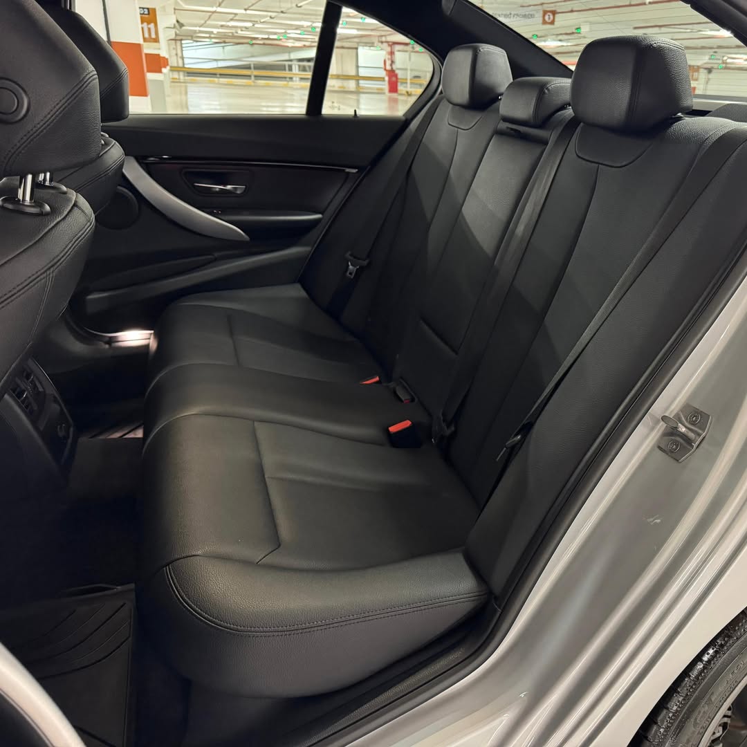 BMW 320i M Sport  18/18 à venda em Brasília, District Federal, Brazil - Foto 10