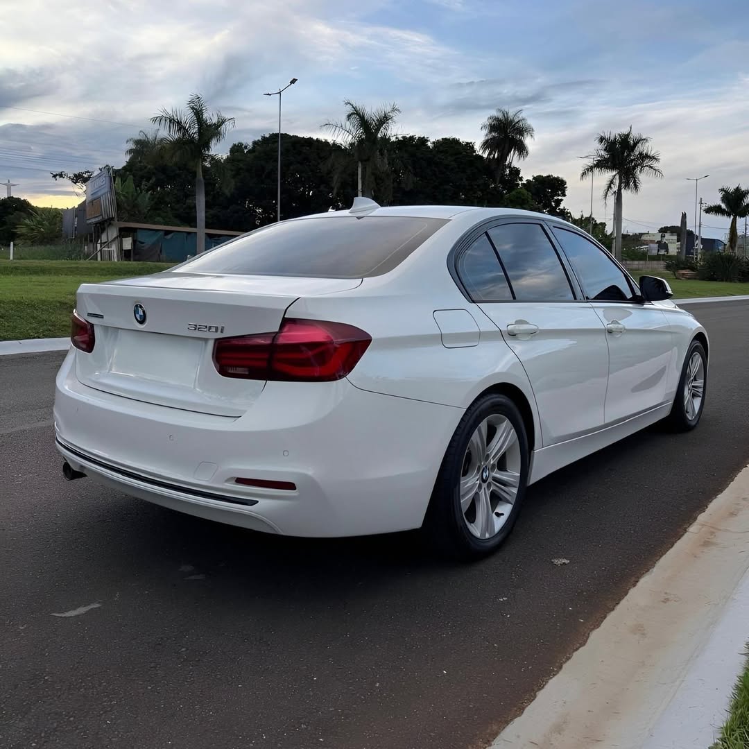 BMW 320i Sport 18/18 87.600km à venda em Brasília, District Federal, Brazil - Foto 5