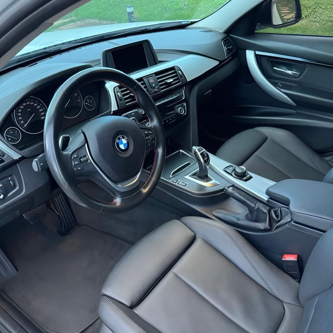 BMW 320i Sport 18/18 87.600km à venda em Brasília, District Federal, Brazil - Foto 8