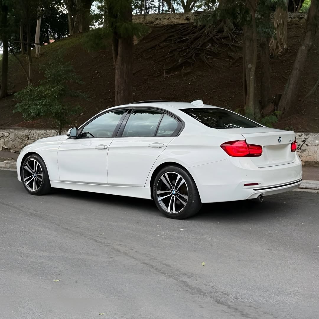 BMW 320i Sport GP Plus 18/18 à venda em São Paulo, Brazil - Foto 3