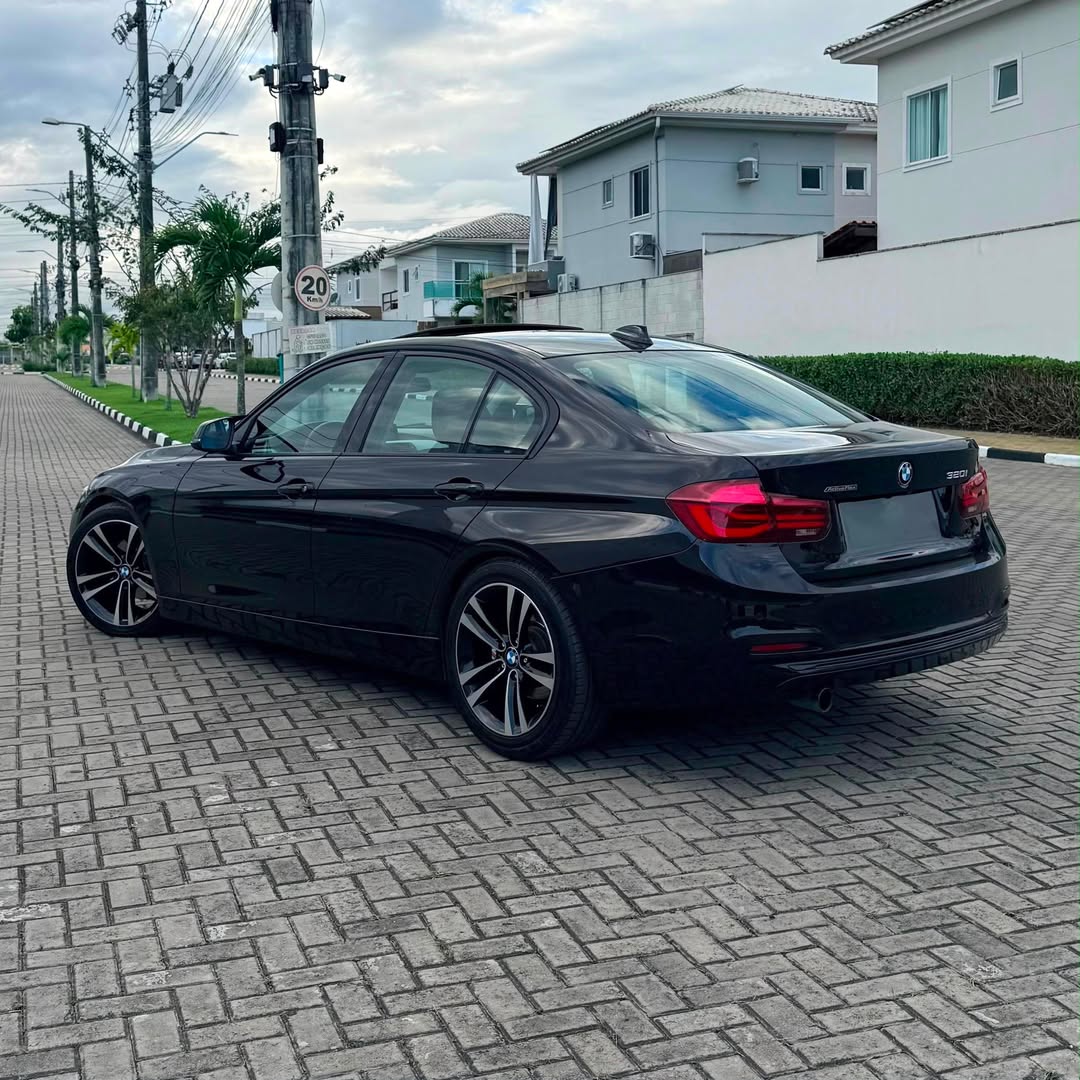 BMW 320i Sport GP Plus 18/18 62.000km à venda em Баия - Foto 3