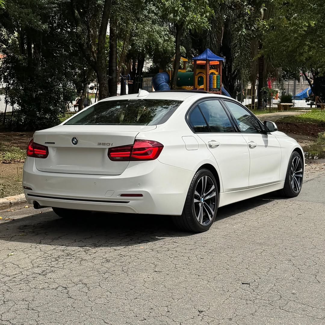 BMW 320i Sport GP Plus 18/18 69.700km à venda em São Paulo, Brazil - Foto 3
