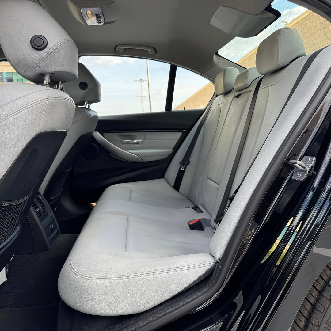 Imagem do Carro 10