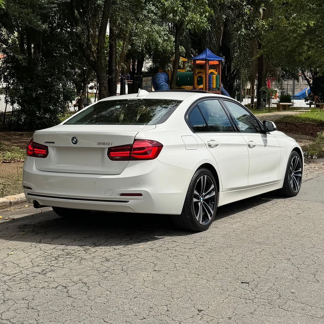 BMW 320i Sport GP Plus 18/18 à venda em São Paulo, Brazil - Foto 4