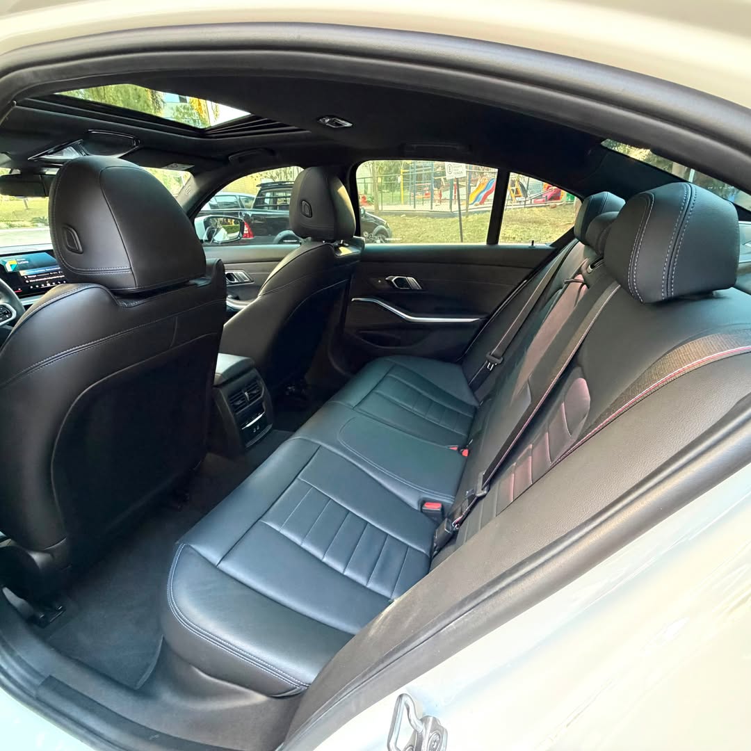 BMW 330e M Sport PHEV 2025 18.700km à venda em Brasília, District Federal, Brazil - Foto 10