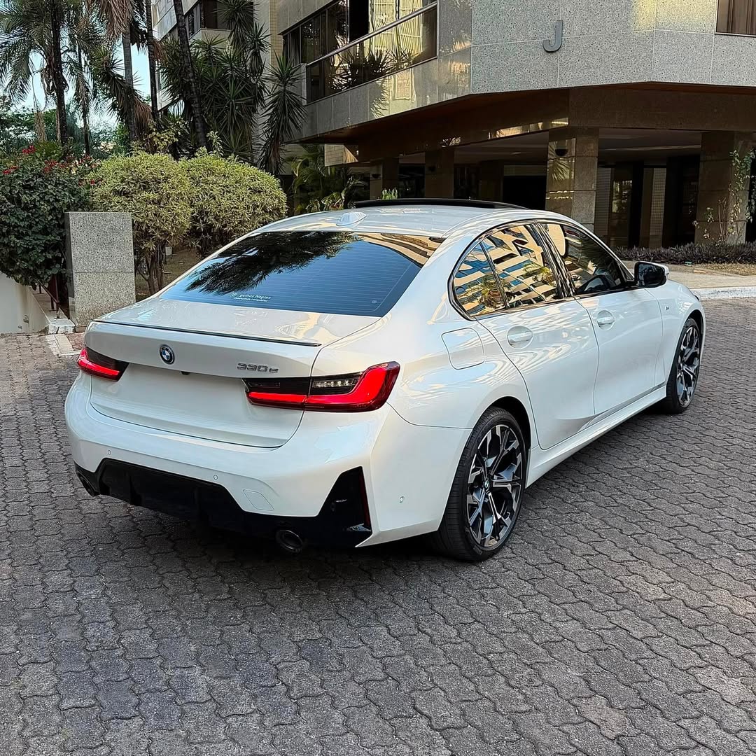 BMW 330e M Sport PHEV 2025 18.700km à venda em Brasília, District Federal, Brazil - Foto 4