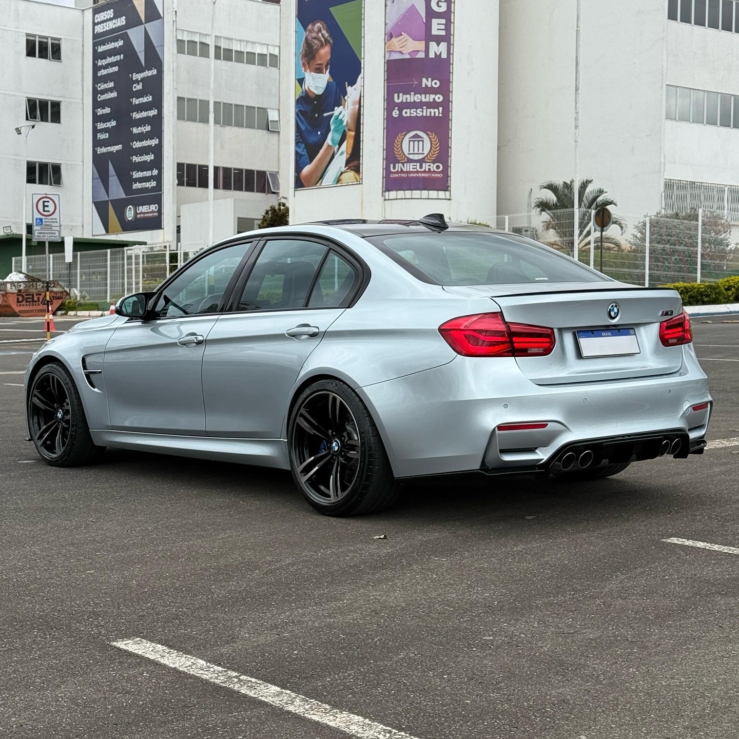 Imagem do Carro 3