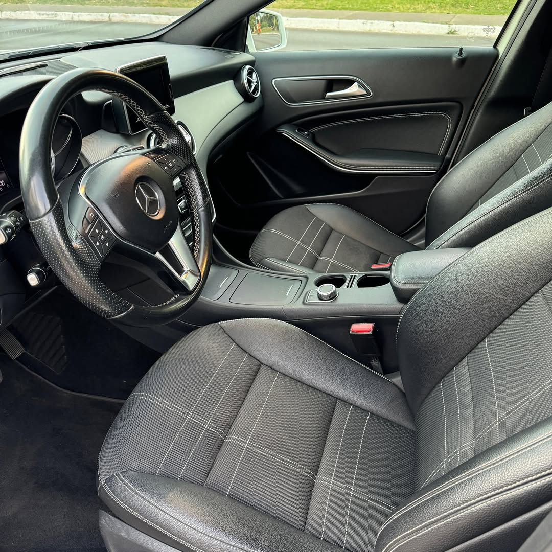 Imagem do Carro 8