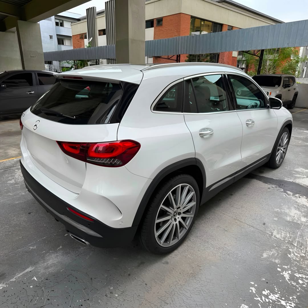Mercedes GLA 200 AMG Line 23/23 30.000km à venda em セアラー州 - Foto 4