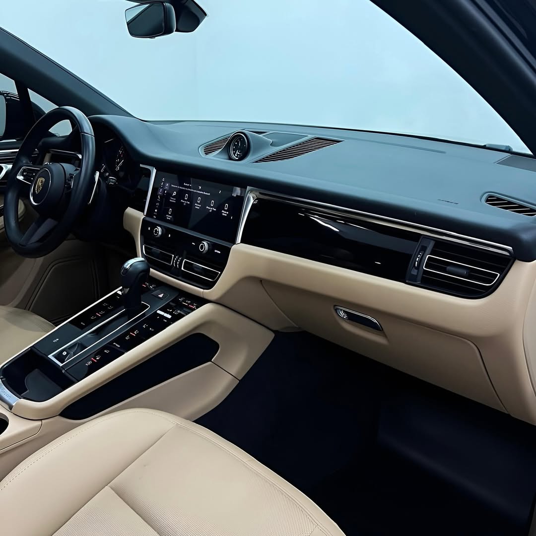 Imagem do Carro 8