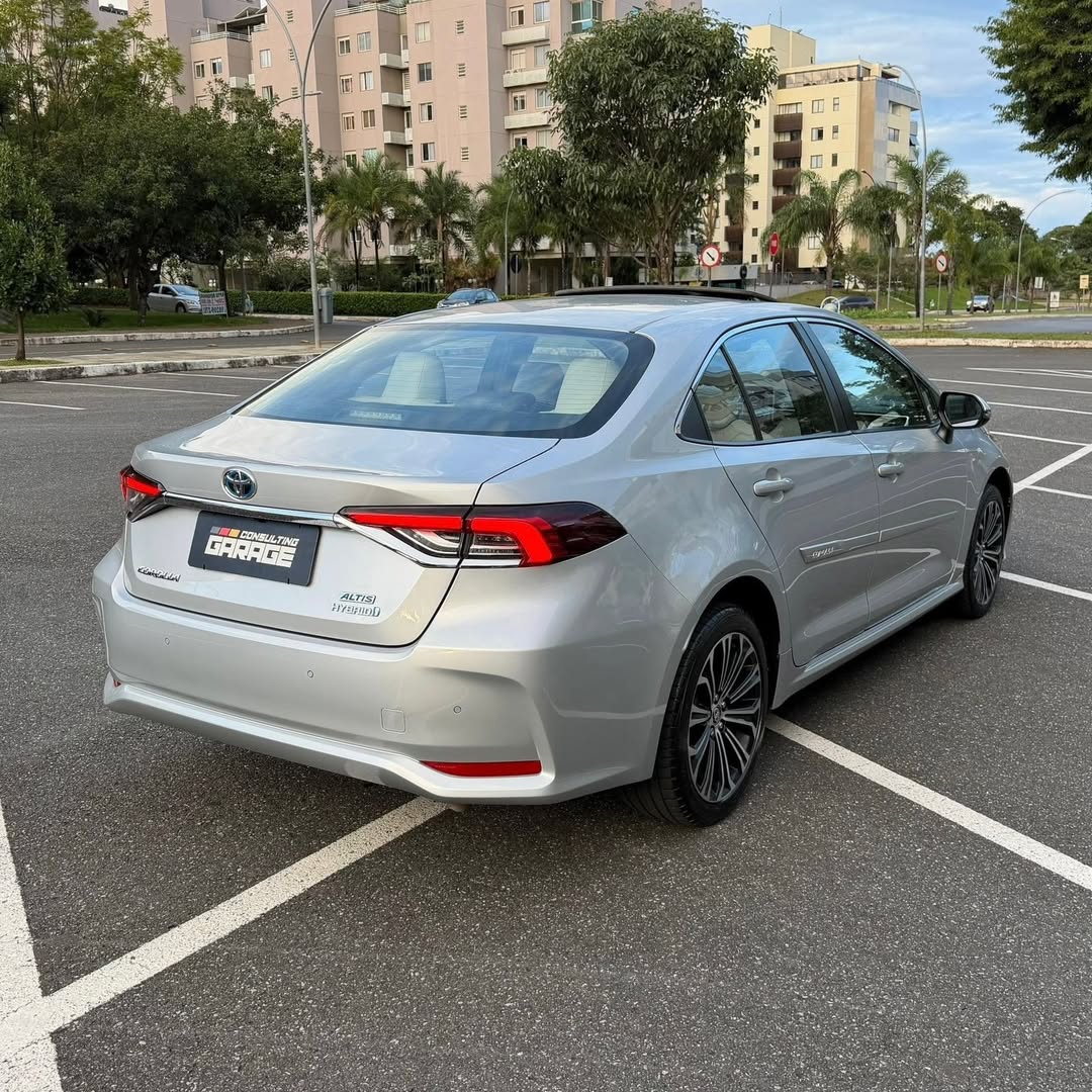 Toyota Corolla Altis Premium Hybrid 2021 à venda em Brasília, District Federal, Brazil - Foto 4