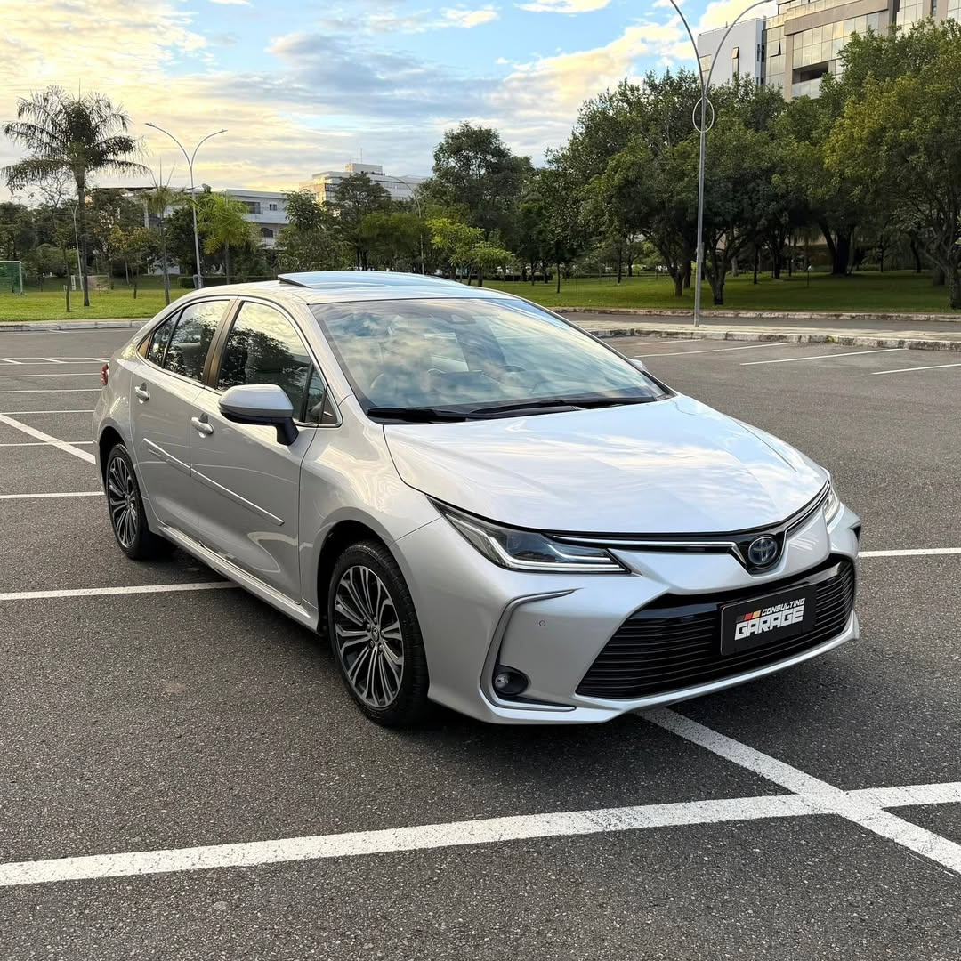 Toyota Corolla Altis Premium Hybrid 2021 à venda em Brasília, District Federal, Brazil - Foto 5