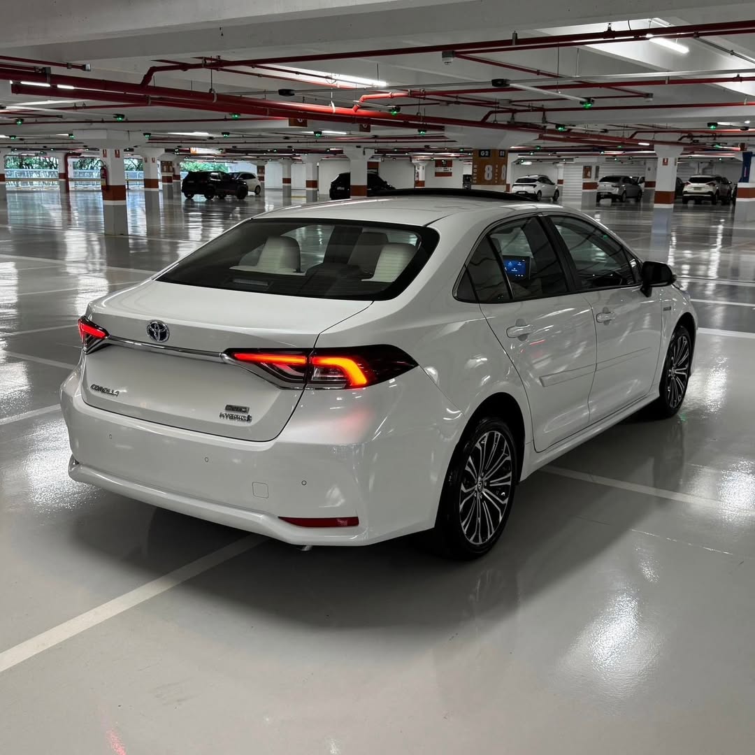 Toyota Corolla Altis Premium Hybrid 2022 46.000km à venda em Brasília, District Federal, Brazil - Foto 4