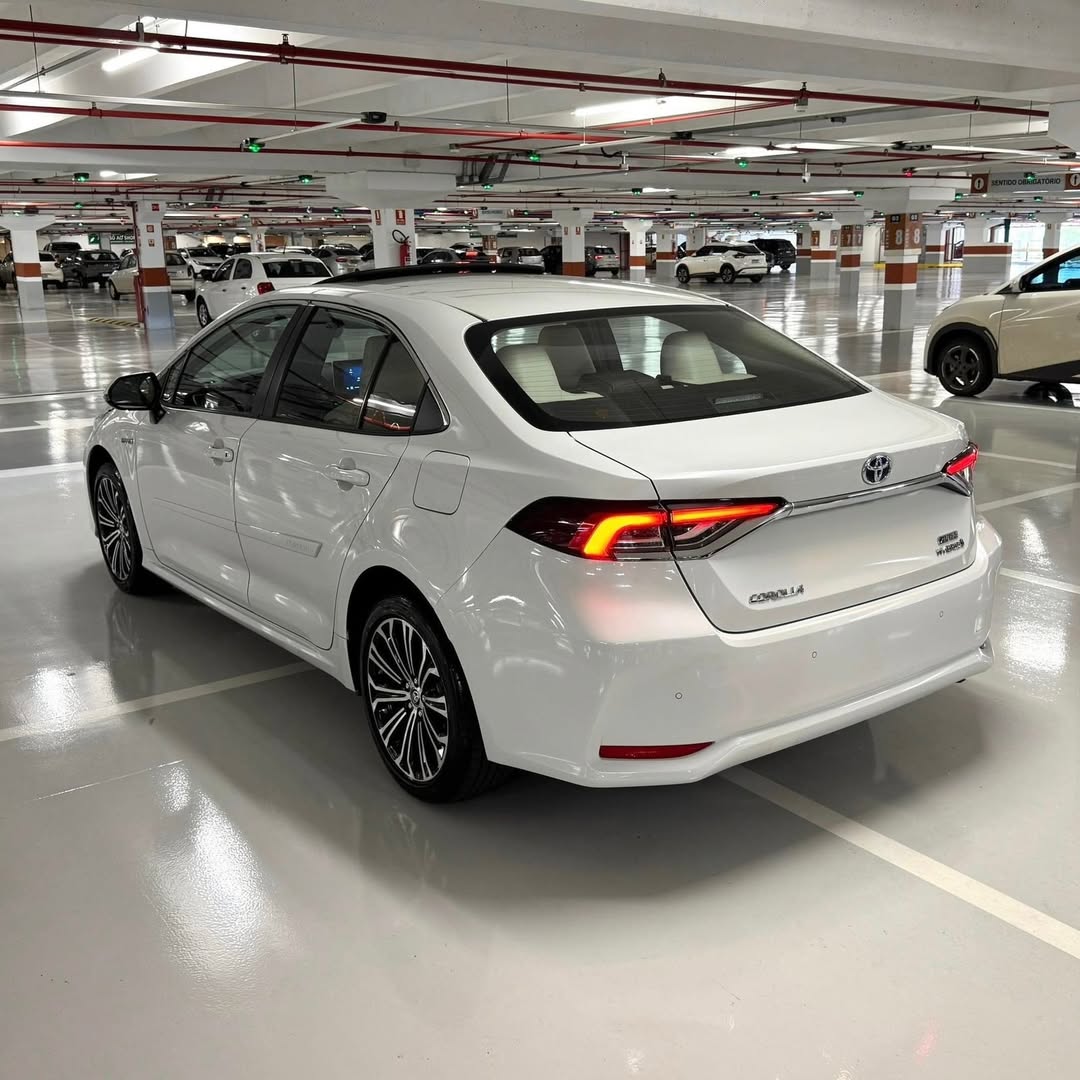 Toyota Corolla Altis Premium Hybrid 23/23 à venda em Brasília, District Federal, Brazil - Foto 3