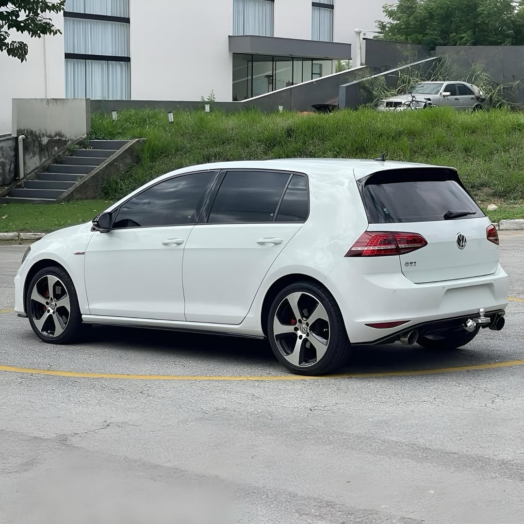 Imagem do Carro 5